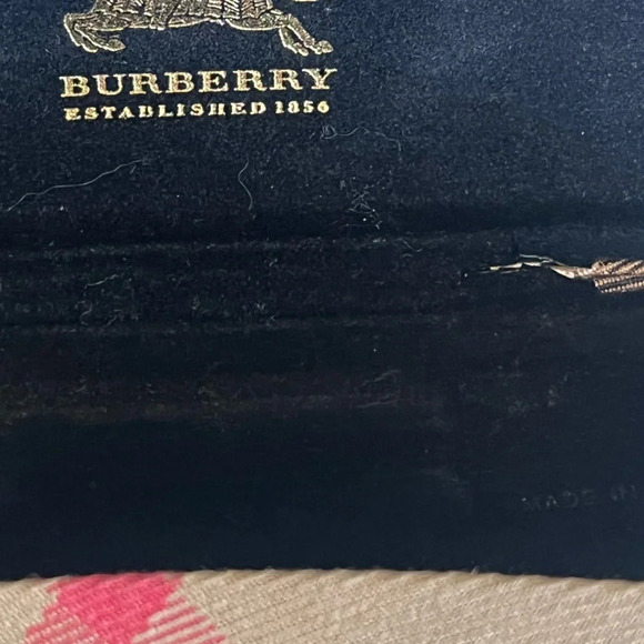 BURBERRY Glasses Case - Picture 5 of 6